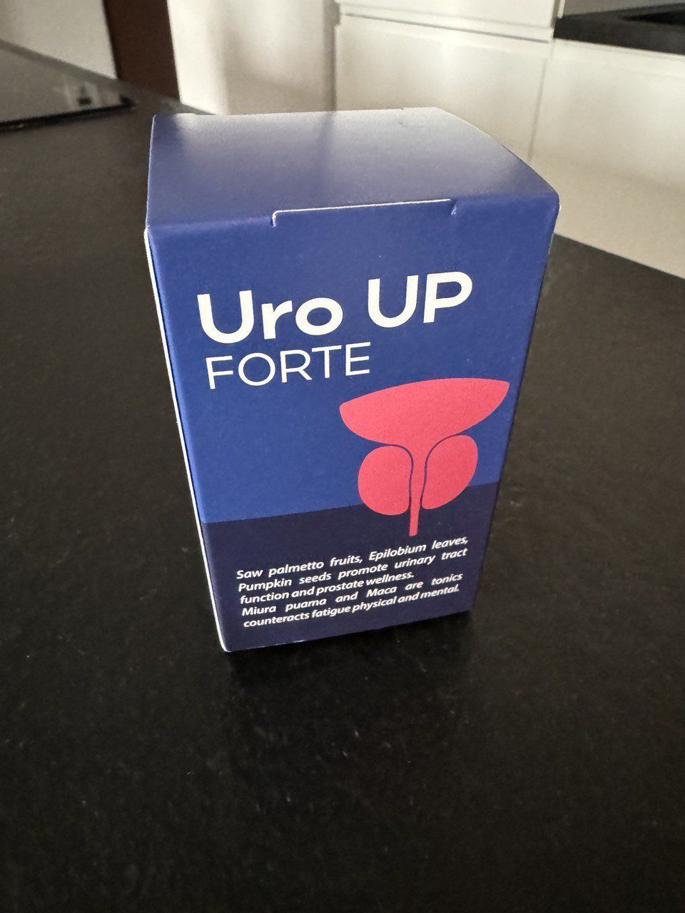 Lateral de la caja de Uro UP Forte con los ingredientes impresos